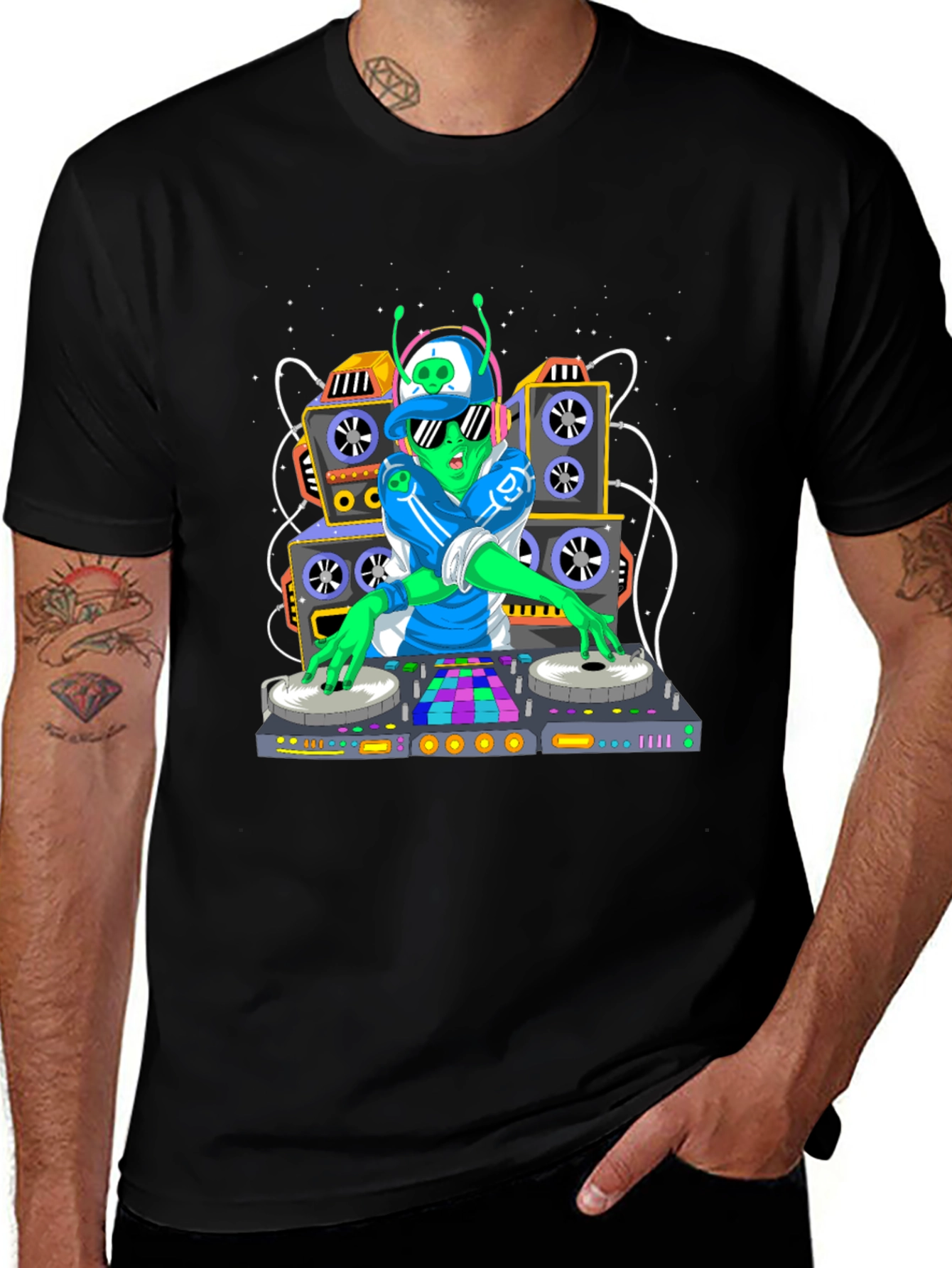 Alien DJ Graphic T-Shirt - Music Lover Tee