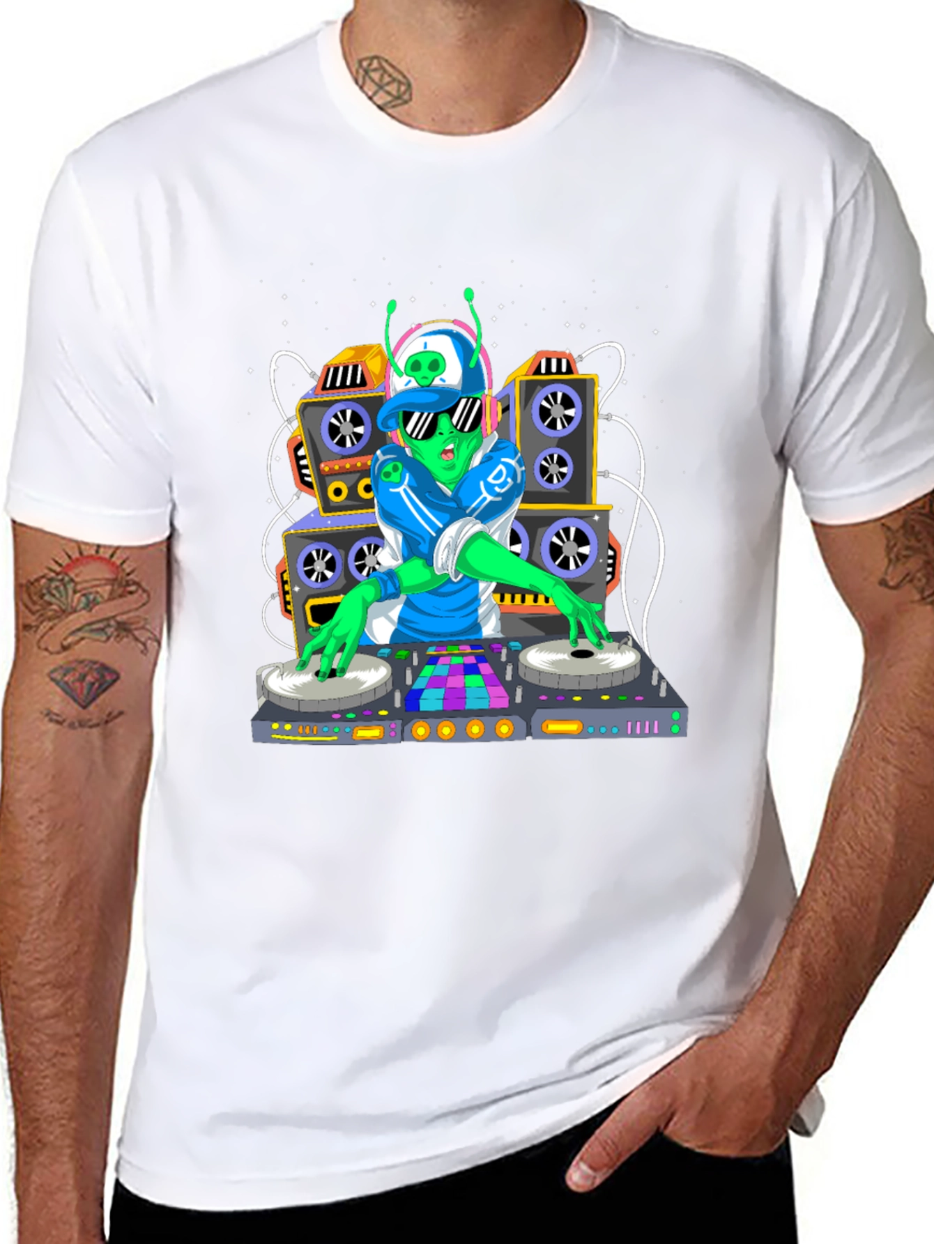Alien DJ Graphic T-Shirt - Music Lover Tee